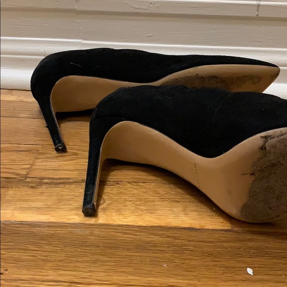 Club Monaco Scalloped Heel in Excellent Condition - Picture 5 of 8